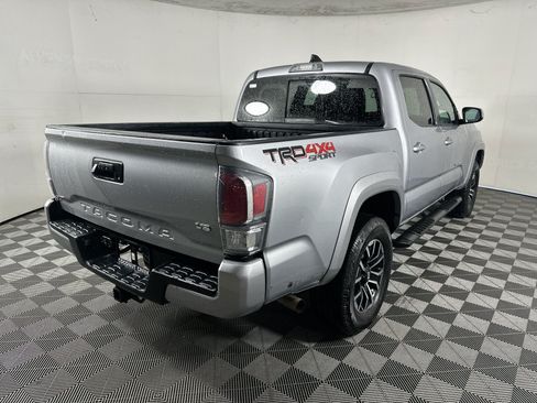 Used 2020 Toyota Tacoma TRD Sport AWD/4WD image 3