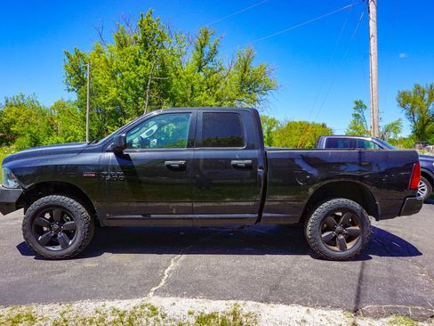 Used 2016 RAM 1500 Express w/ Black Ram 1500 Express Group AWD/4WD image 6