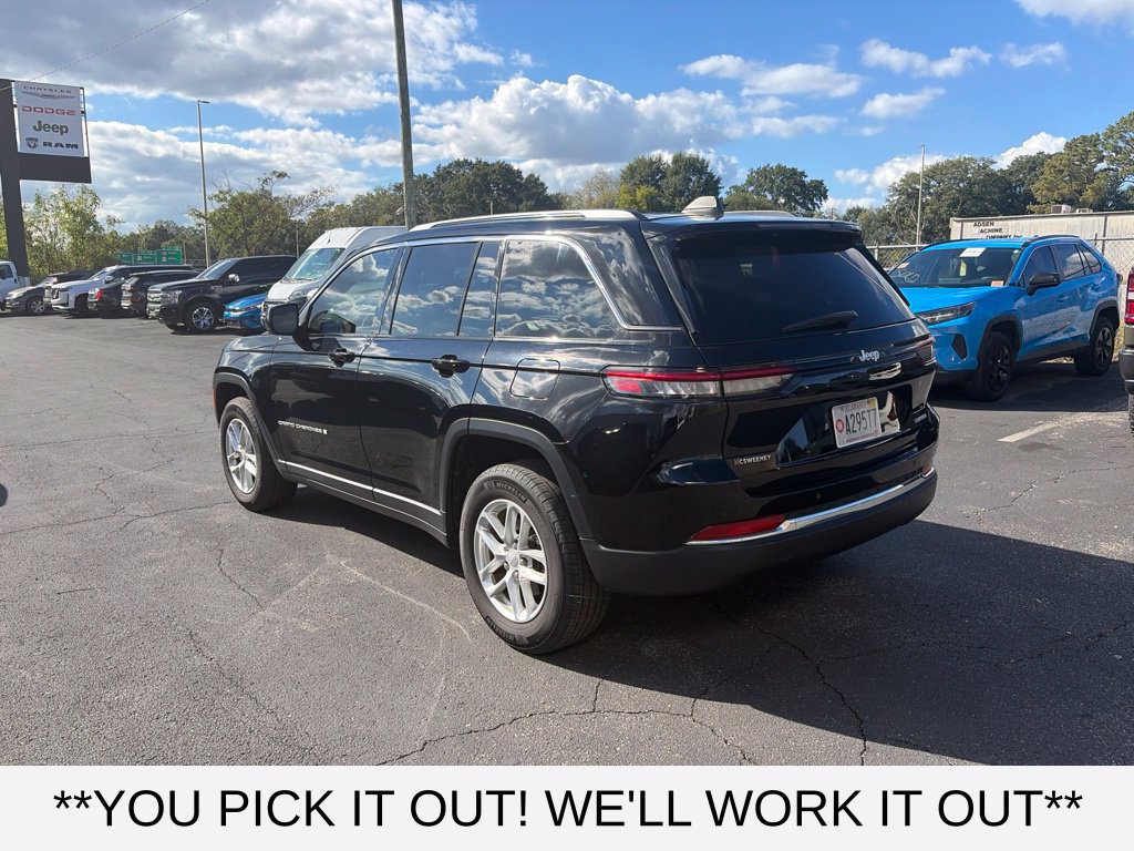 Used 2025 Jeep Grand Cherokee Laredo X w/ Luxury Tech Group I RWD image 4