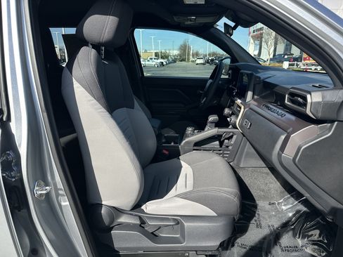 Certified 2025 Toyota Tacoma TRD Sport image 32