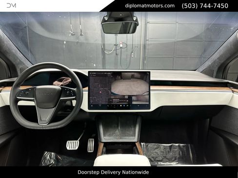 Used 2023 Tesla Model X image 24