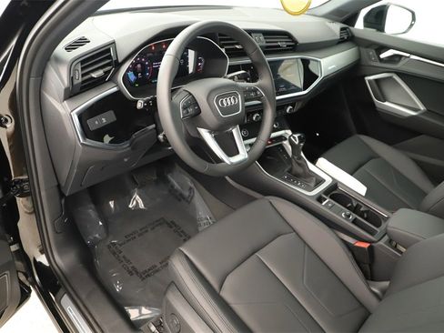 New 2025 Audi Q3 2.0T Premium image 15