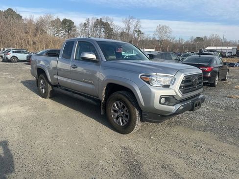 Used 2019 Toyota Tacoma SR5 image 7