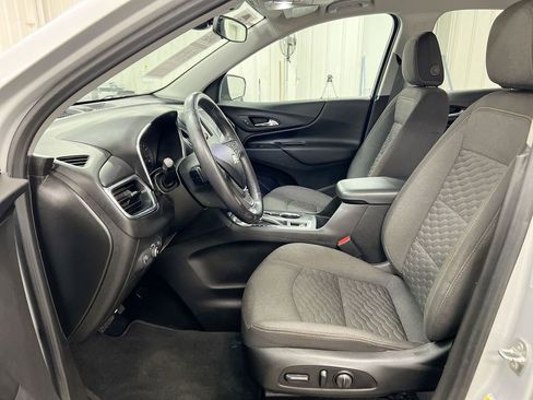 Used 2021 Chevrolet Equinox LT w/ Driver Convenience Package image 19