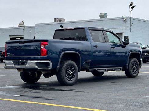 Used 2021 Chevrolet Silverado 2500 LT w/ Convenience Package image 7