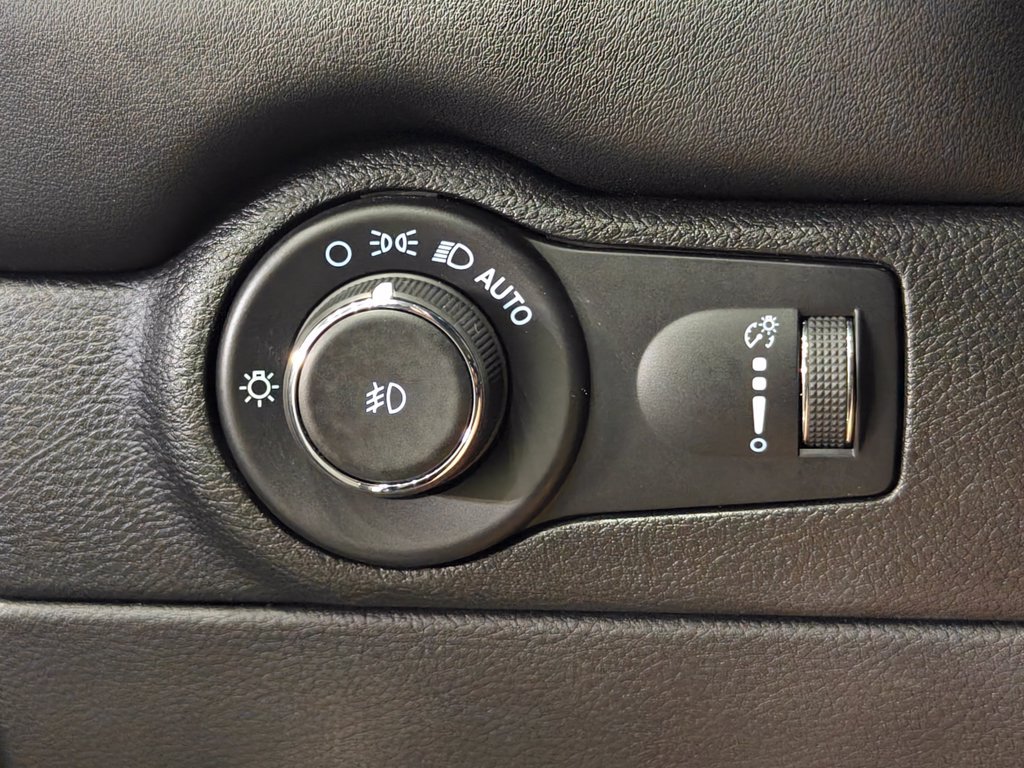 Used 2021 Dodge Durango R/T w/ Tow 'N Go Package AWD/4WD image 56