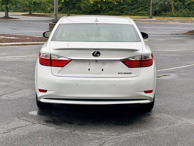 Used 2013 Lexus ES 300h w/ Luxury Pkg FWD image 6