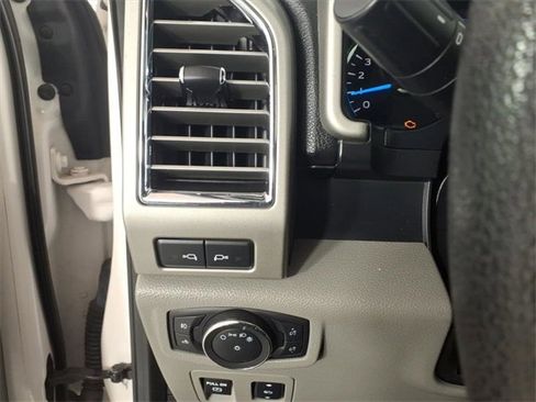 Used 2015 Ford F150 Lariat image 30