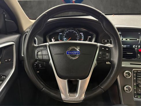 Used 2016 Volvo XC60 T5 Premier w/ Proximity Package FWD image 33