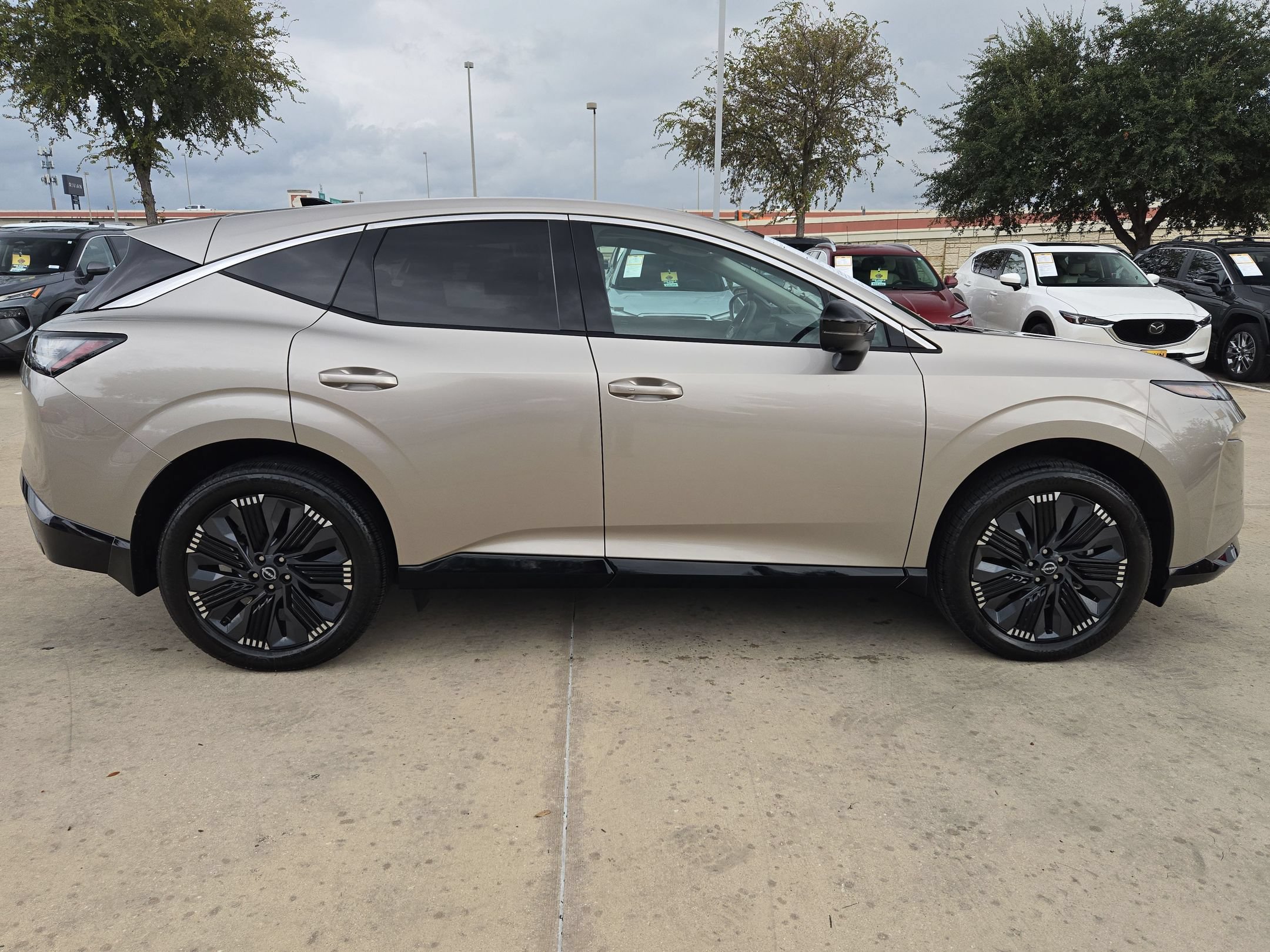 Certified 2026 Nissan Murano Platinum w/ Cargo Package AWD/4WD image 2