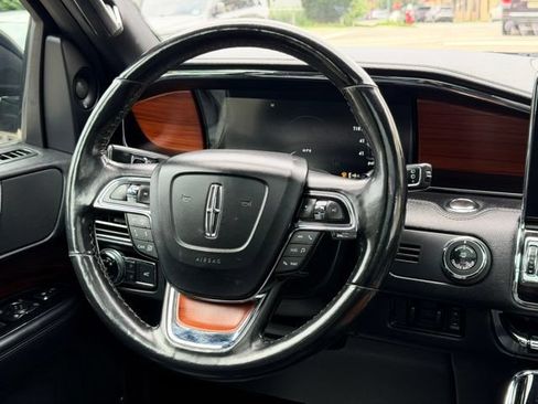 Used 2019 Lincoln Navigator L Reserve AWD/4WD image 30