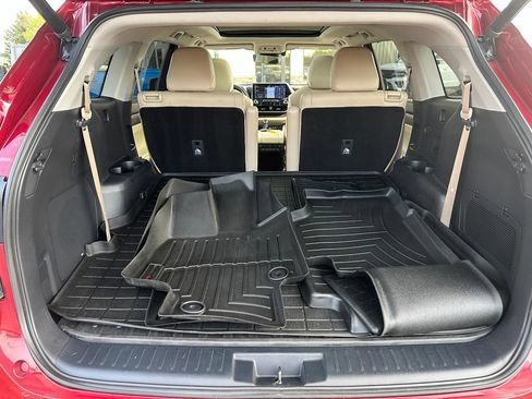 Used 2021 Toyota Highlander Platinum AWD/4WD image 28