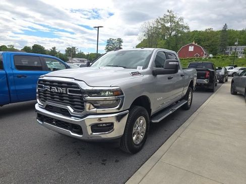 Certified 2026 RAM 2500 Big Horn AWD/4WD image 3