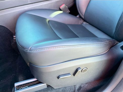 Used 2025 Tesla Model Y Long Range image 17