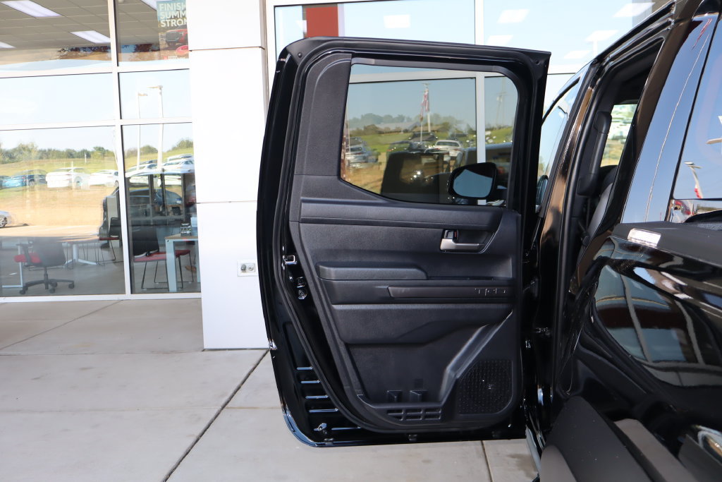 Used 2025 Toyota Tacoma TRD Off-Road AWD/4WD image 31