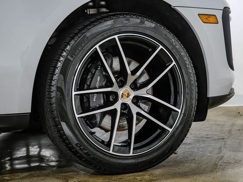 Used 2024 Porsche Macan AWD/4WD image 72