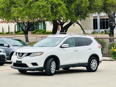 Used 2016 Nissan Rogue S w/ Appearance Package image 3