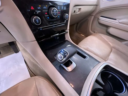 Used 2013 Chrysler 300 RWD image 26