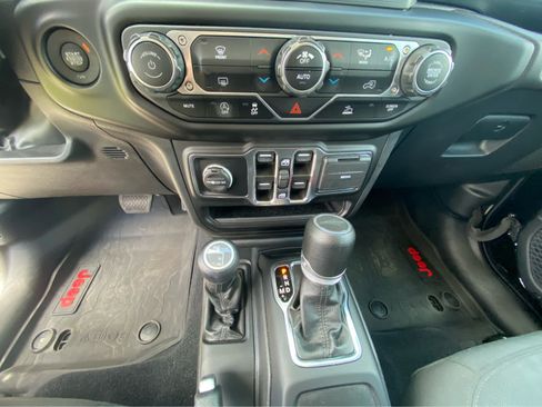 Used 2022 Jeep Gladiator Sport AWD/4WD image 24