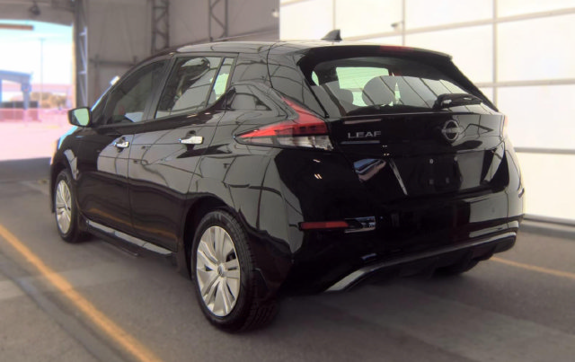 Used 2025 Nissan Leaf S FWD image 4