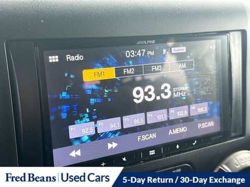 Used 2018 Jeep Wrangler Unlimited Sahara AWD/4WD image 19