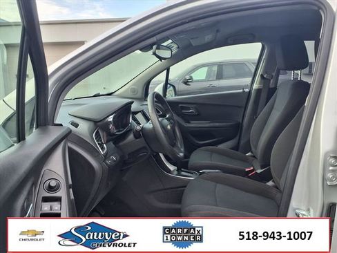 Used 2022 Chevrolet Trax LS w/ Tint and Cruise Package image 16