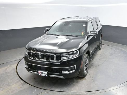Used 2024 Jeep Wagoneer Series II w/ Flexible Seating Group AWD/4WD image 31