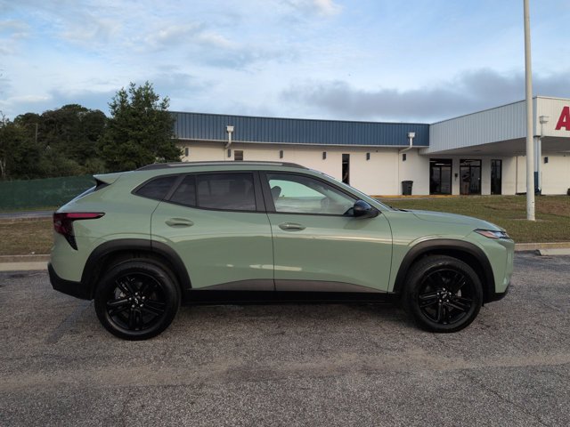 Used 2024 Chevrolet Trax ACTIV w/ Driver Confidence Package FWD image 3