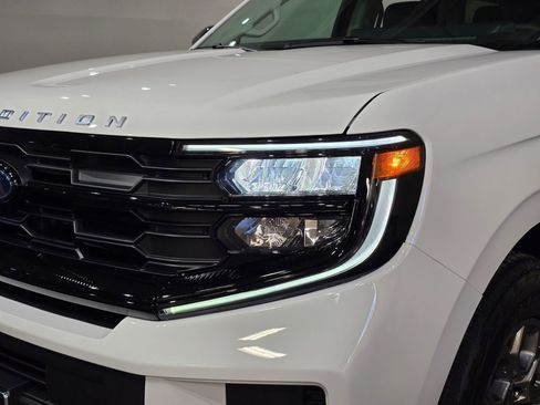 New 2026 Ford Expedition Active image 16