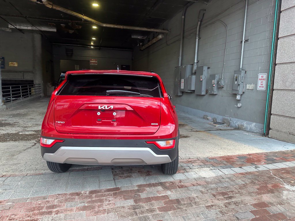 Certified 2024 Kia Niro EX w/ EX Cold Weather Package FWD image 4