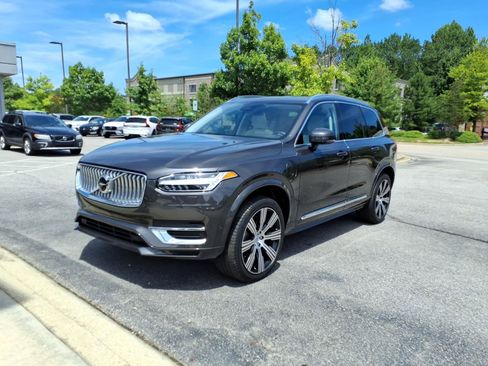 Used 2024 Volvo XC90 T8 Plus w/ Protection Package Premier AWD/4WD image 9