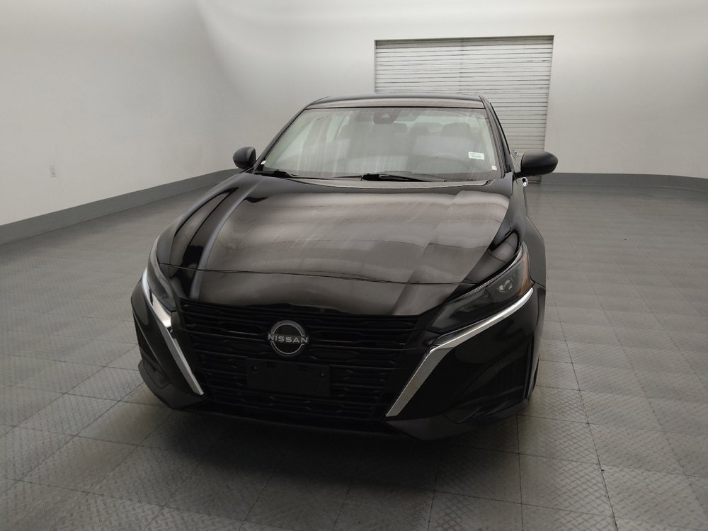 Used 2025 Nissan Altima 2.5 SV FWD image 15