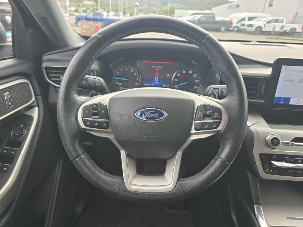 Used 2021 Ford Explorer XLT w/ Equipment Group 202A AWD/4WD image 11