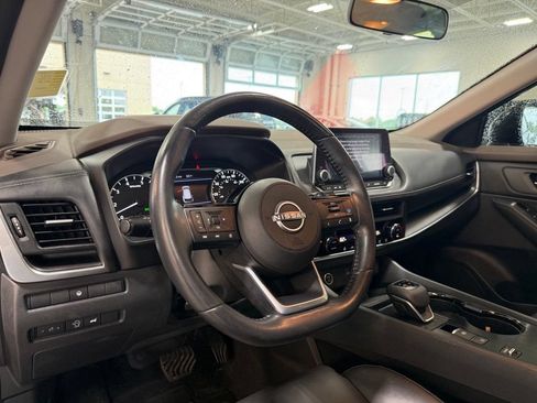 Used 2023 Nissan Rogue SV w/ SV Premium B Package FWD image 10