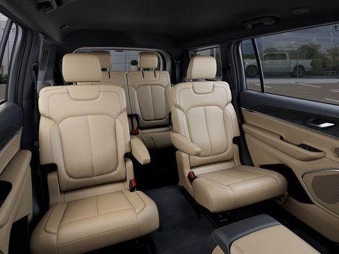 New 2026 Jeep Grand Cherokee L Limited AWD/4WD image 15