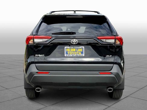 New 2025 Toyota RAV4 XLE image 4