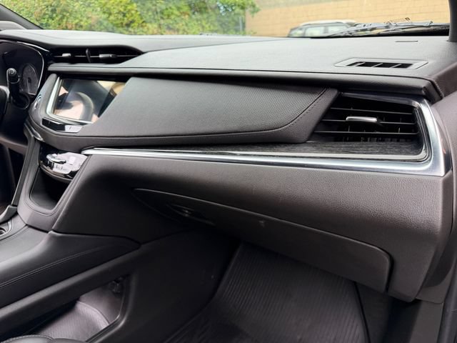 Used 2022 Cadillac XT5 Premium Luxury w/ Technology Package AWD/4WD image 27