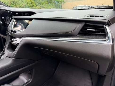 Used 2022 Cadillac XT5 Premium Luxury w/ Technology Package AWD/4WD image 27