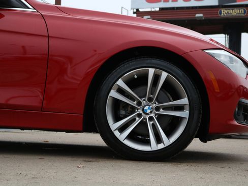 Used 2018 BMW 330i xDrive 330xi Sedan w/ Premium Package image 4