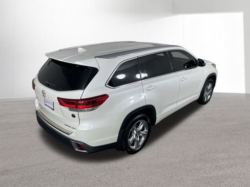 Used 2017 Toyota Highlander Limited image 42