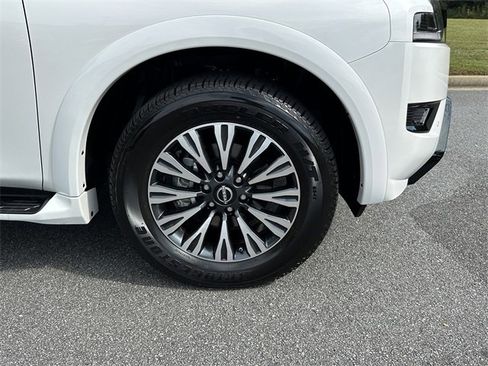 Certified 2024 Nissan Armada SL w/ Midnight Edition Package image 13