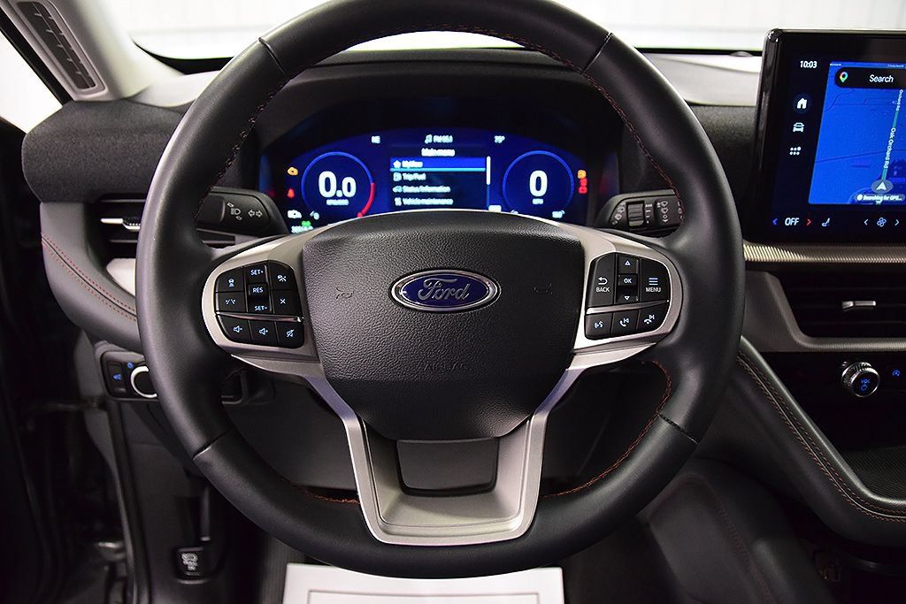 Used 2025 Ford Explorer Active AWD/4WD image 20