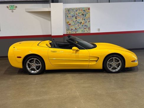 Used 2004 Chevrolet Corvette Convertible w/ Preferred Equipment Group RWD image 56