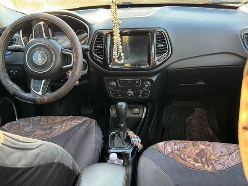 Used 2019 Jeep Compass Limited image 7