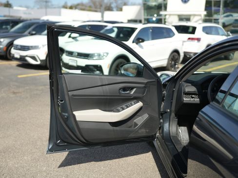 Used 2023 Honda Accord EX image 29