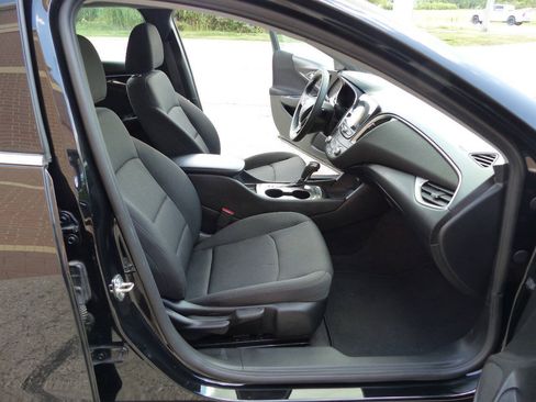 Used 2020 Chevrolet Malibu LS FWD image 38