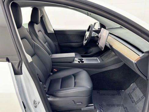 Used 2022 Tesla Model Y Performance image 16
