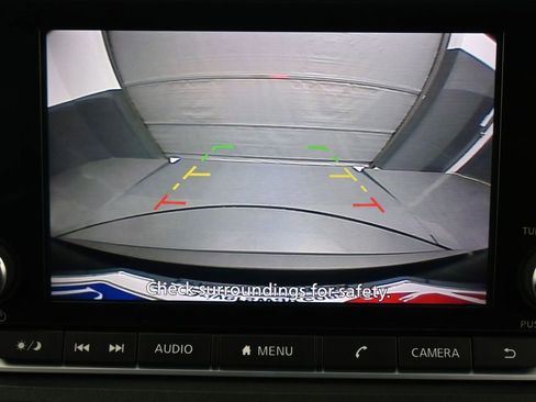 Used 2023 Nissan Rogue S image 11