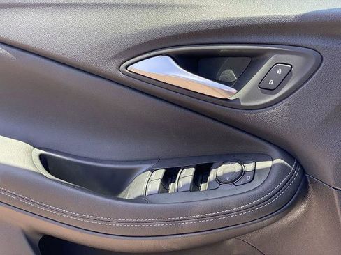 Used 2023 Buick Encore GX Select w/ Sport Touring Package FWD image 5