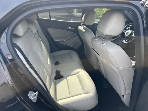 Used 2017 Mercedes-Benz GLA 250 4MATIC image 26